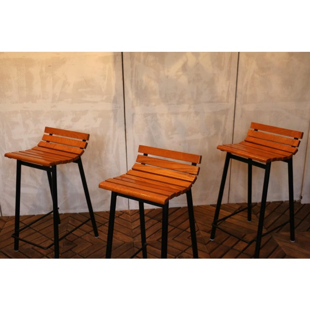 1960s Set of Three Mid-Century Modern Oak & Steel Bar Stools For Sale - Image 9 of 18