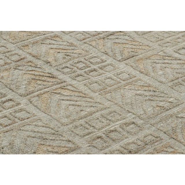 Hand-knotted in our line’s signature performance yarns with a high-low texture, this 9x12 rug represents the latest...