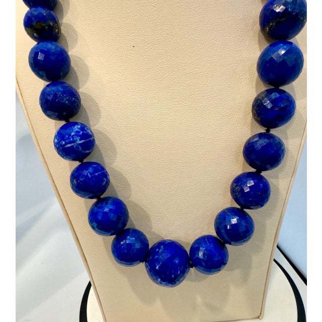 Vintage Lapis Lazuli Single Strand Necklace Yellow Gold 14K Clasp With Diamond For Sale - Image 4 of 18