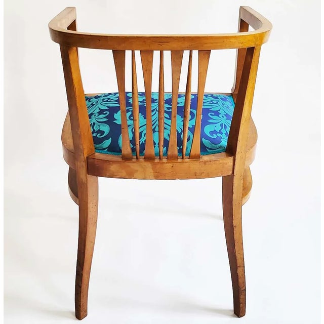 Beautiful, completely reupholstered (spring-core) Art Nouveau armchair, comfortable and elegant, with great patina and...