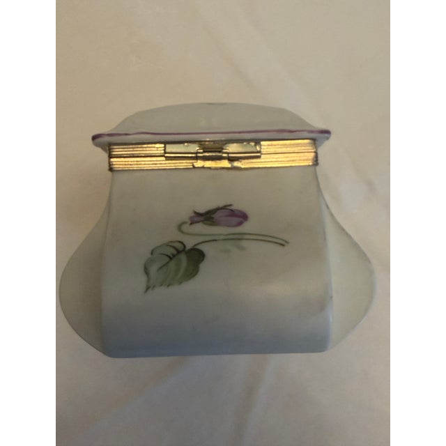 Violet Hand-Painted Porcelain Trinket Box With Violets and Gilt Metal Hinge. For Sale - Image 8 of 8