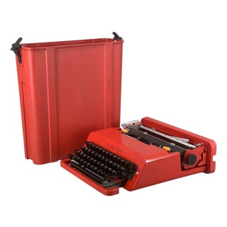 Red Valentine Typewriter by E. Sottsass and P. King for Olivetti, Italy, 1970s For Sale