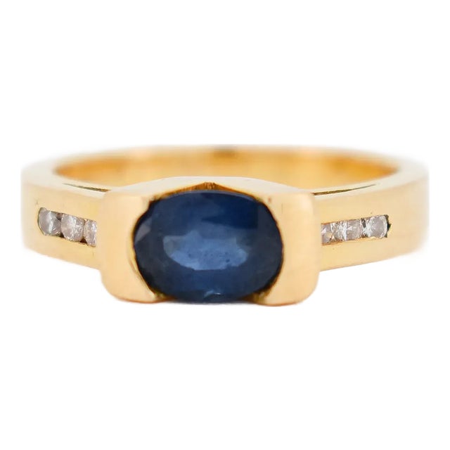 Vintage Solitaire Gold Sapphire and Diamonds Circa 1970, Size 6.5 For Sale