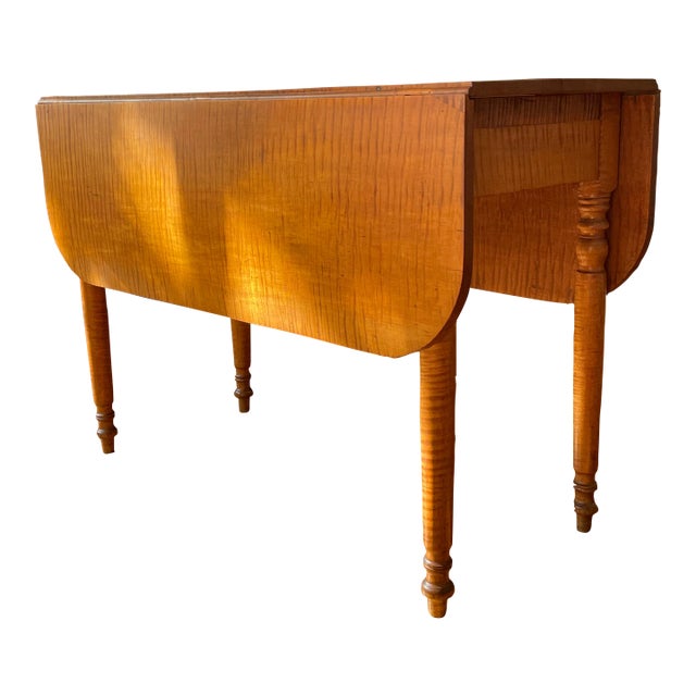 Early 19th Century Tiger-Maple Drop Leaf Table For Sale