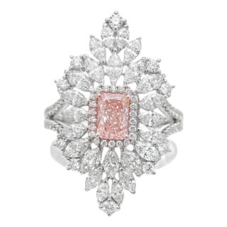 18k White Gold Fancy Pink Diamond Cocktail Ring, Size 6.75 For Sale