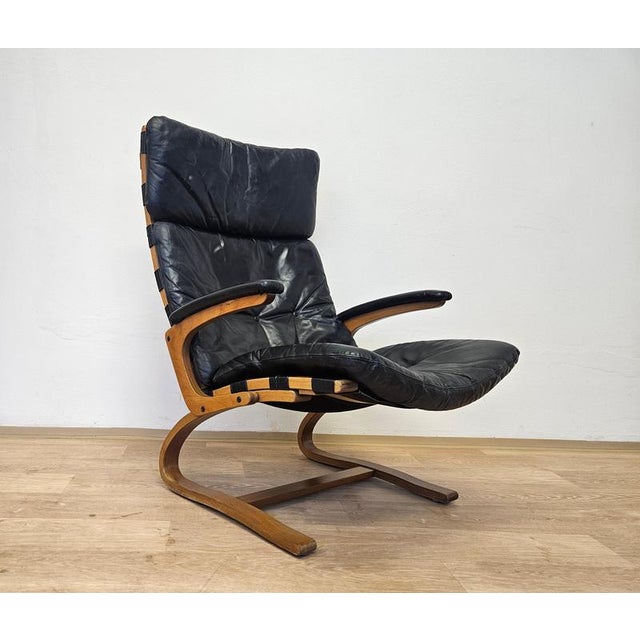 - rare type - very confortable This piece is attributed to the mentioned designer/maker. It has no attribution mark and no...