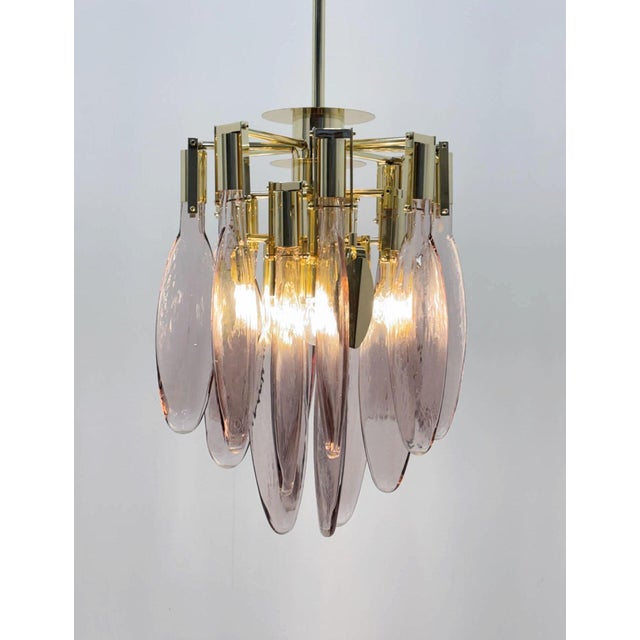 1970s Italian Chandelier in Brass with Tear-Shaped Murano Glass, 1970s For Sale - Image 5 of 10