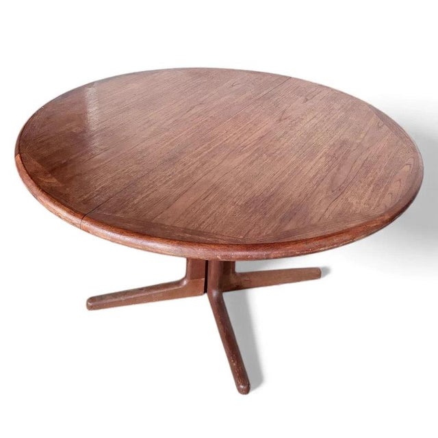 Contemporary Mid-Century Danish Round Dining Table from Laurits M Larsen, 1960s For Sale - Image 3 of 11
