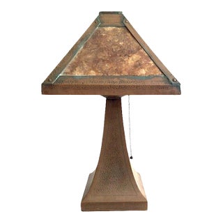 1920s Arts & Crafts Copper Table Lamp With Mica Shade For Sale