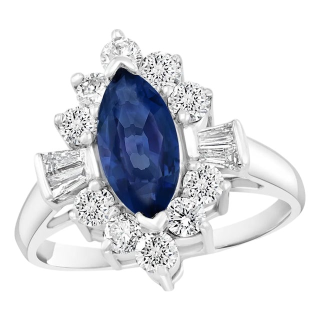 2.5 Ct Blue Sapphire & 1.2Ct Diamond Cocktail Ring in 18 Karat White Gold Estate For Sale