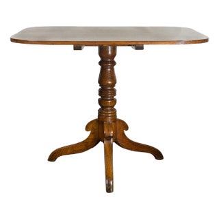 English 1870s Oak Tilt-Top Table with Turned Pedestal and Tripod Scrolling Feet For Sale