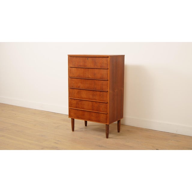 Mid-Century Modern Vintage Danish Chest of Drawers in Teak For Sale - Image 3 of 10