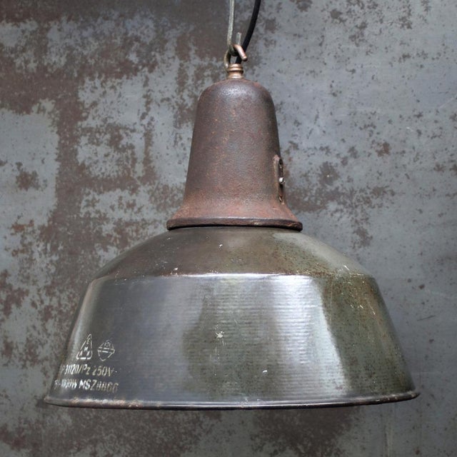 factory lamp with great patina brown enamel with cast iron top white interior E27 / E26 Up to 250V (Europe/UK...