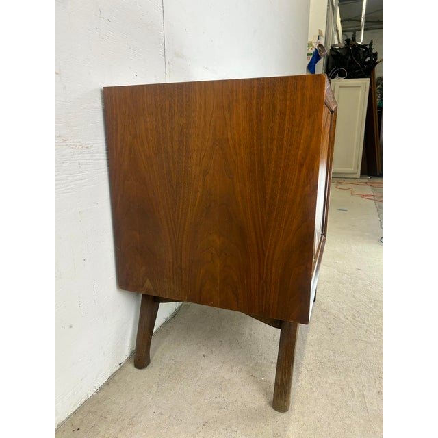 Wood Mid Century Modern Nightstand by Albert Parvin for American of Martinsville For Sale - Image 7 of 12