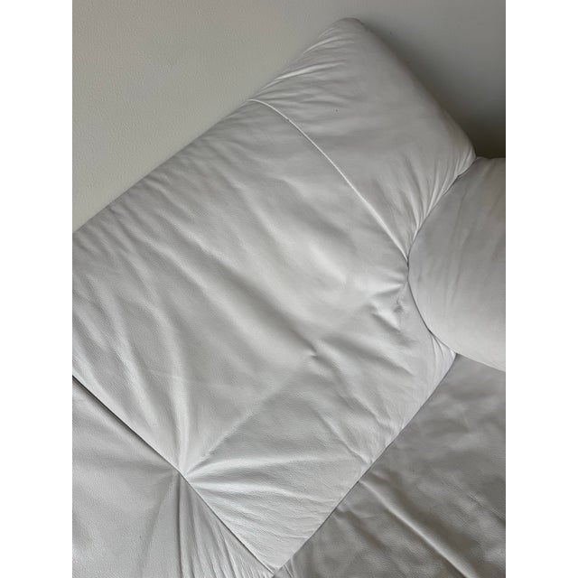 Natuzzi Italian Postmodern White Leather Loveseat For Sale In Miami - Image 6 of 12