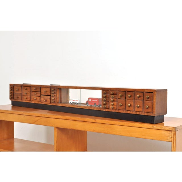 Antique Haberdashery Chest of Drawers in Oak with Display Case, 1910s For Sale - Image 14 of 17