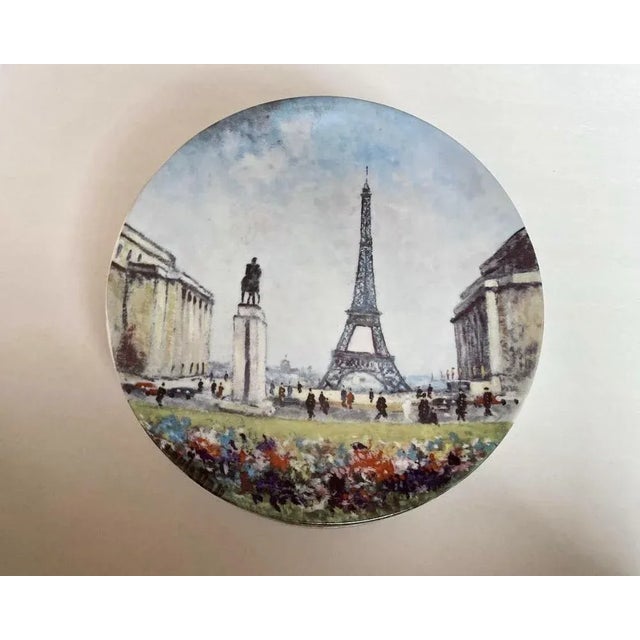 Limoges Porcelain Collectible Plates with Sights of Paris by Louis Dali, France, 1980s, Set of 5 For Sale - Image 6 of 10