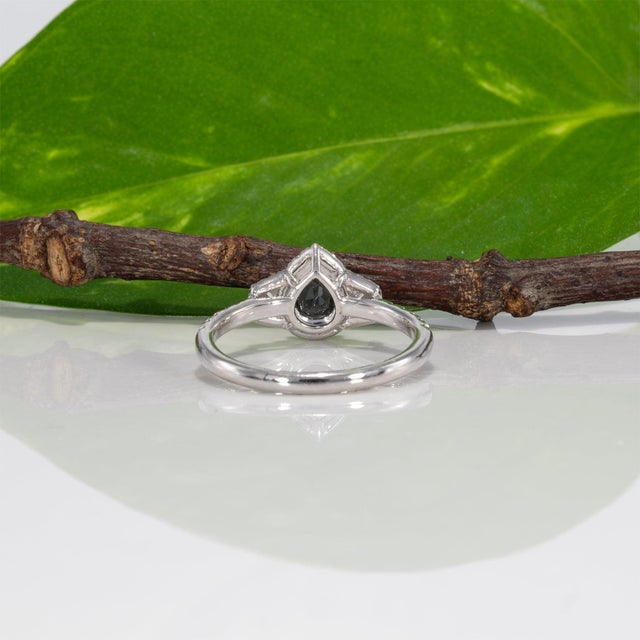 Alexandrite Halo Ring With Earth-Mined Diamonds Accents: Solid 14k Gold, 6x5mm, Size 6.75 For Sale - Image 11 of 12