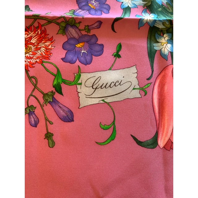 Vintage classic pink Gucci Flora silk twill scarf featuring Vittorio Accornero's iconic botanical illustration filled with...