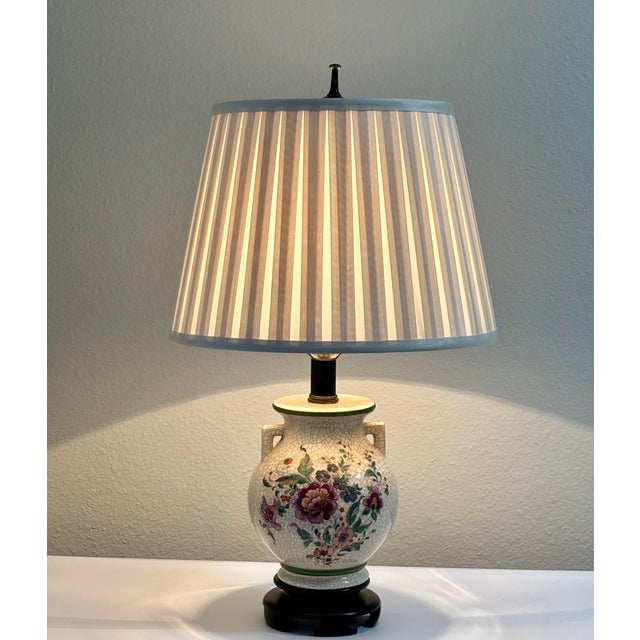 Ivory 1970s Vintage Chinoiserie Table Lamp With Silk Shade For Sale - Image 8 of 8