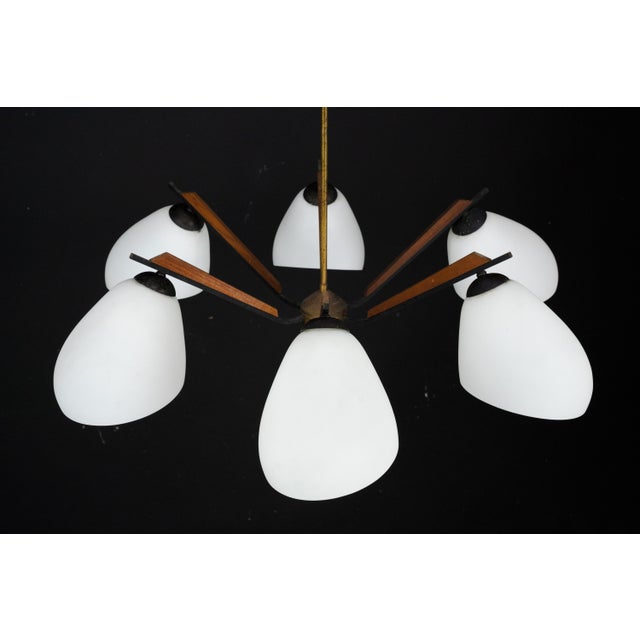Mid-Century Modern Mid-Century Modern Italian Chandelier in the style of Stilnovo, 1950s For Sale - Image 3 of 18