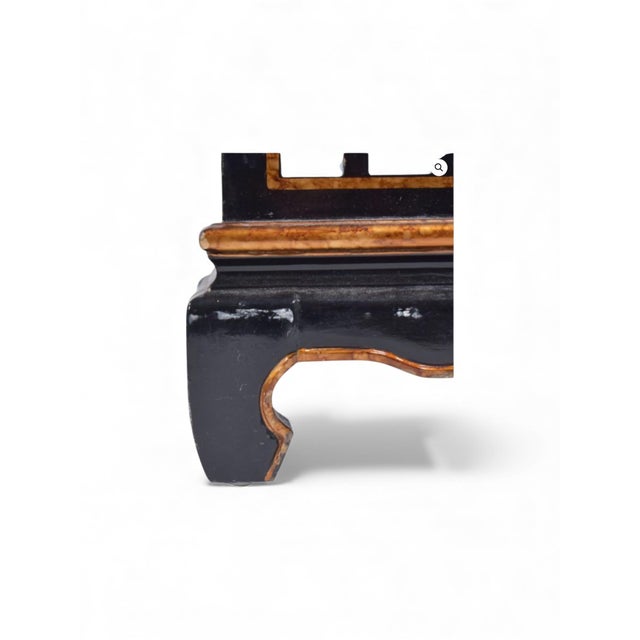 1980s Chinoiserie Pagoda Form Gilded and Black Lacquer Floor Lamp For Sale - Image 4 of 6