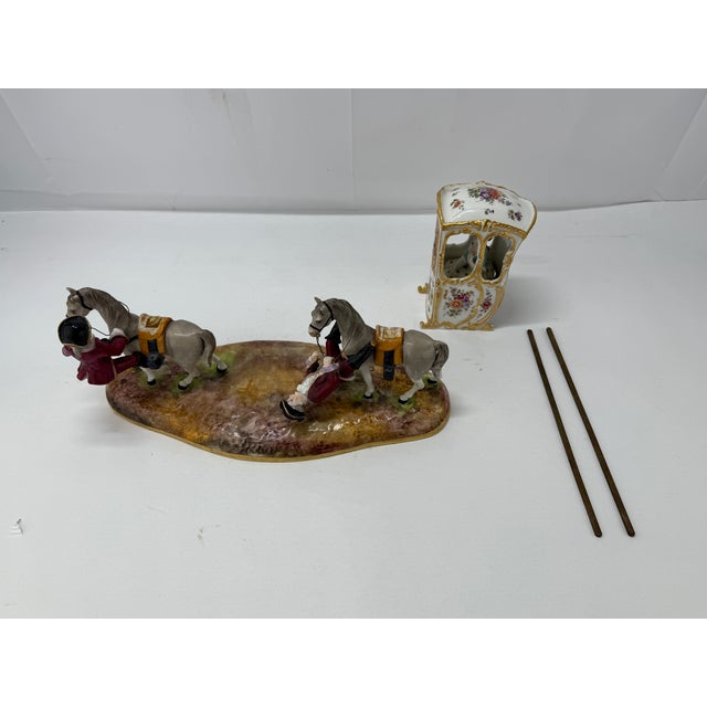 19th Century, German Porcelain Horse Drawn Sedan Chair & Riders by Samson & Cie For Sale - Image 10 of 12