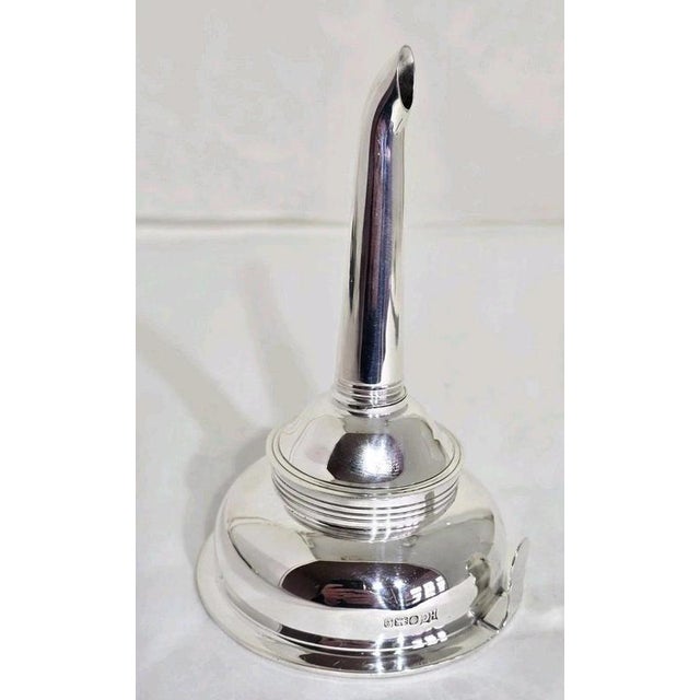 Sterling Silver Wine and Spirit Funnel from Hugh Crawshaw, Sheffield, 1992 For Sale - Image 6 of 18