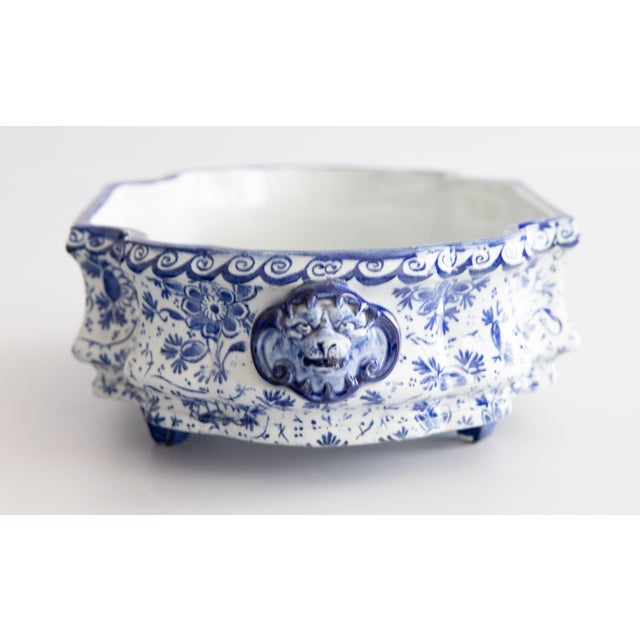 Delft 19th Century French Faience Creil Et Montereau Lion Jardiniere Cachepot Centerpiece For Sale - Image 4 of 13