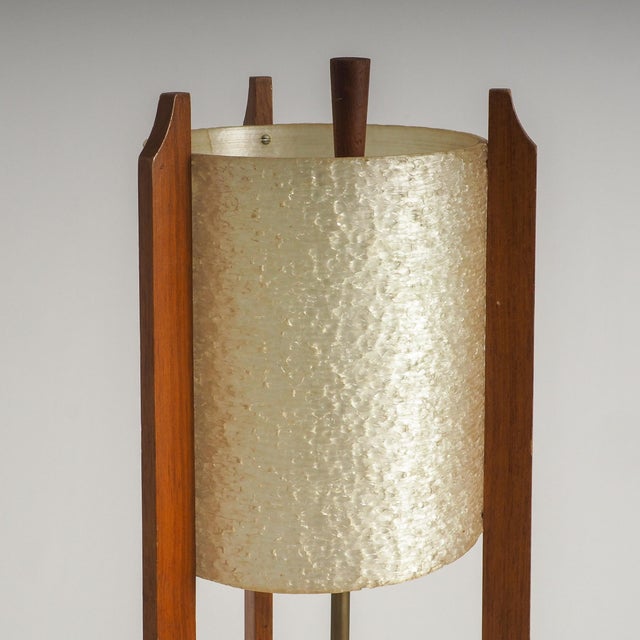 Mid-Century Modern Three-Tier Fiberglass and Wood Floor Lamp, 1950s For Sale - Image 13 of 14