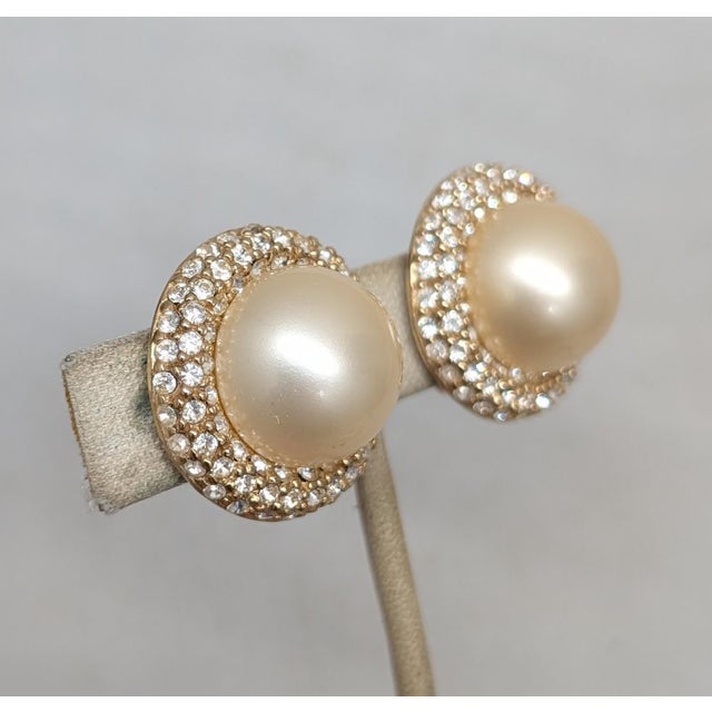 American Vintage 1980s Signed Ciner Goldtone Faux-Pearl & Pavé Clear Rhinestone Clip Earrings-2 Pieces For Sale - Image 3 of 7