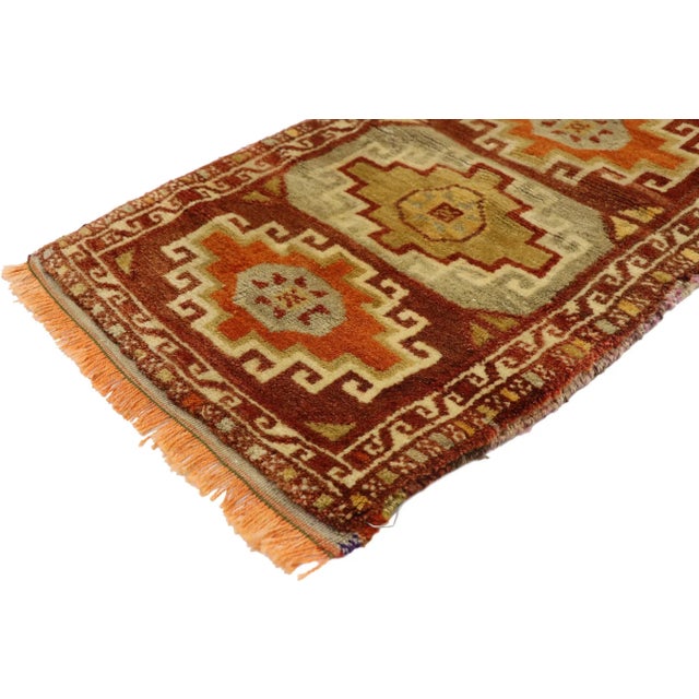 51220 Vintage Turkish Yastik Rug, 01'04 x 02'02. This captivating hand-knotted wool vintage Turkish Yastik rug showcases a...