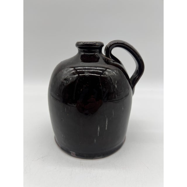 A Fine Antique Pennsylvania Folk Art Redware Handled Jug With an Albany Glaze, 1870's For Sale - Image 4 of 14