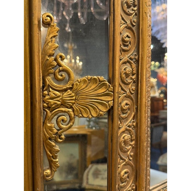 Italian Carved and Giltwood Cushion Mirror For Sale - Image 4 of 5