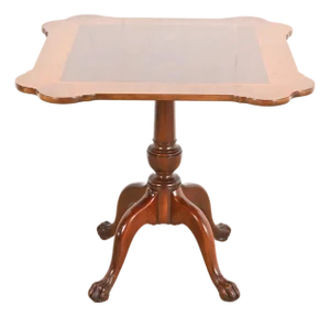 Baker Furniture Georgian Banded Mahogany Pedestal Tea Table or Center Table