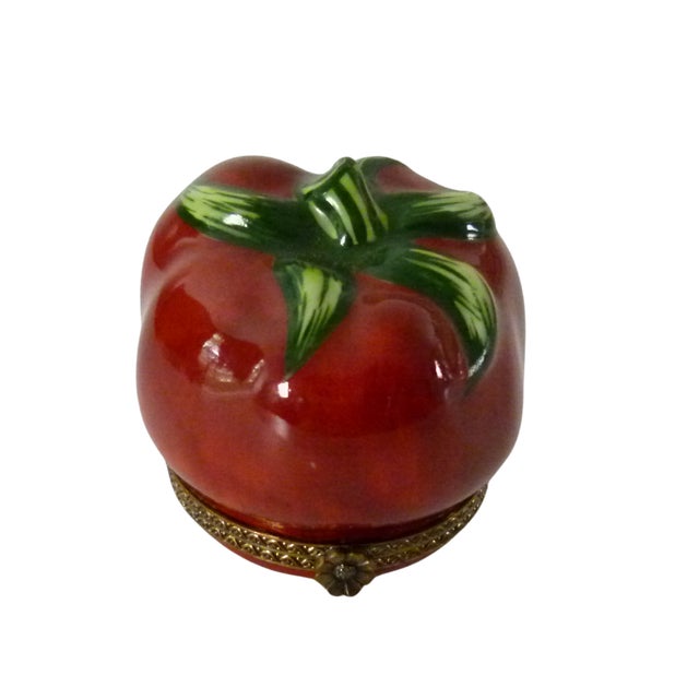 French 1990s Limoges France Porcelain Tomato Trinket Box | Chamart Exclusive | Black Star Hallmark For Sale - Image 3 of 9
