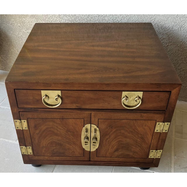 Circa 1970 Henredon Fine Furniture Chinoiserie-Style Mahogany Bedside / Chairside Commode For Sale In Austin - Image 6 of 18
