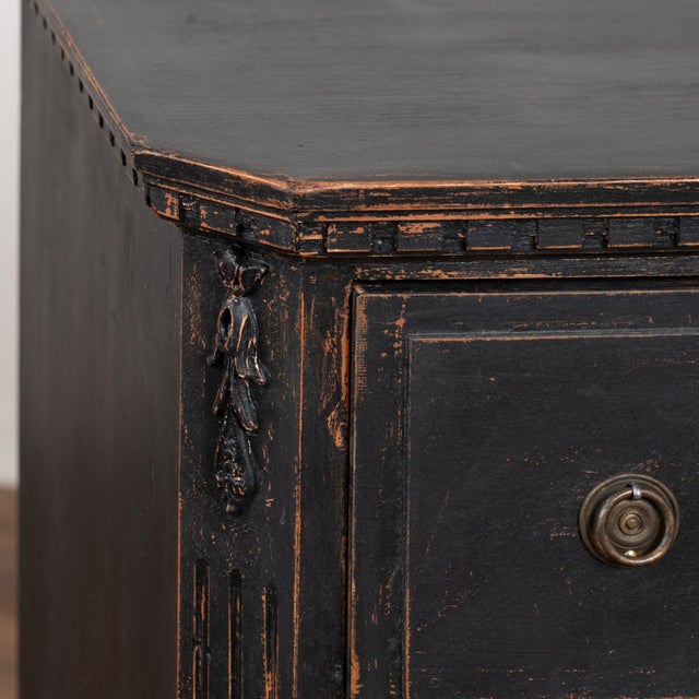 Black Pair of 19th Century Swedish Gustavian Black Painted Chests of Drawers For Sale - Image 8 of 16