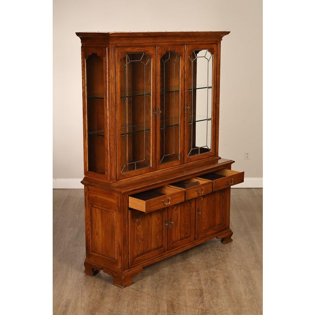 Late 20th Century Ethan Allen Traditional Oak Lighted China Cabinet For Sale - Image 5 of 18