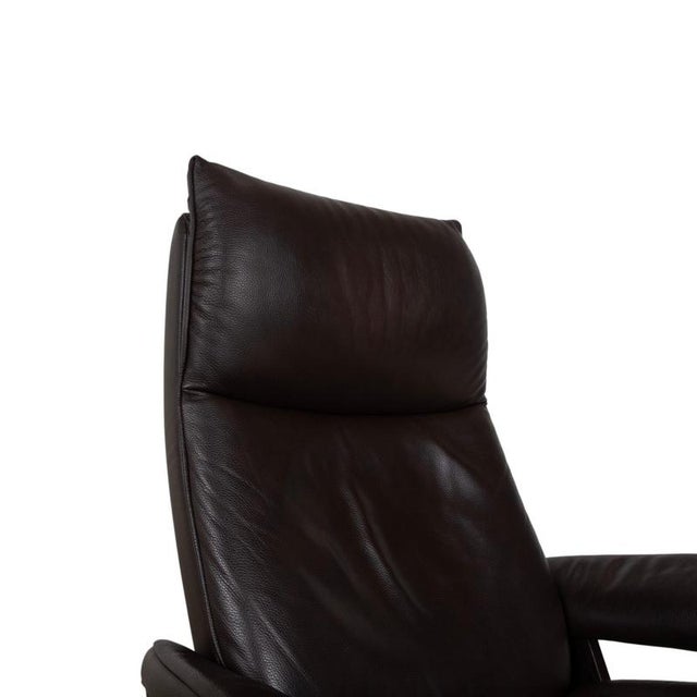Set of Aura Leather Recliner and Ottoman from Stressless For Sale - Image 10 of 18