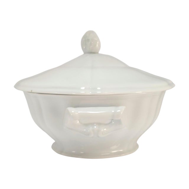 Mid-Century Limoges France White Porcelain Scalloped Covered Tureen For Sale - Image 14 of 18