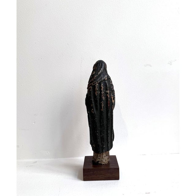 18th Century Virgin and Child in Polychrome Wood For Sale - Image 6 of 9