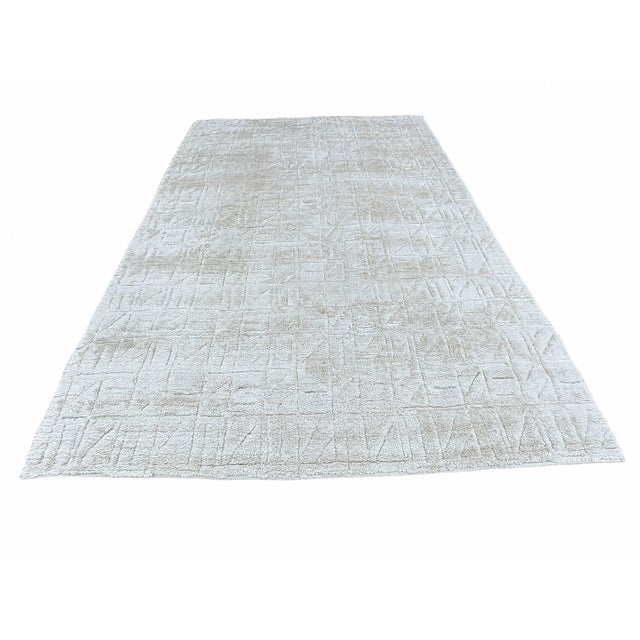 Rh Kinari Wool Rug – 10' × 14' Ivory | Wool | Hand-Knotted | For Sale In Columbus - Image 6 of 18