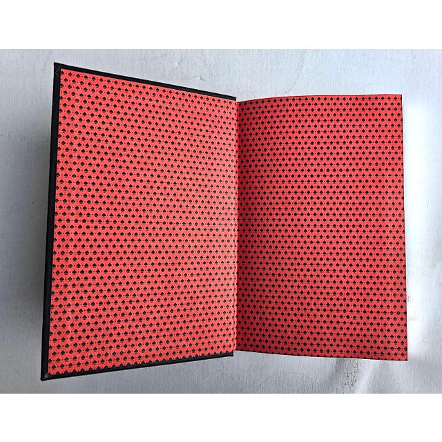Offered is a 1987 Leather bound edition of "The Maltese Falcon", by Dashiell Hammett, Franklin Library of Mystery...