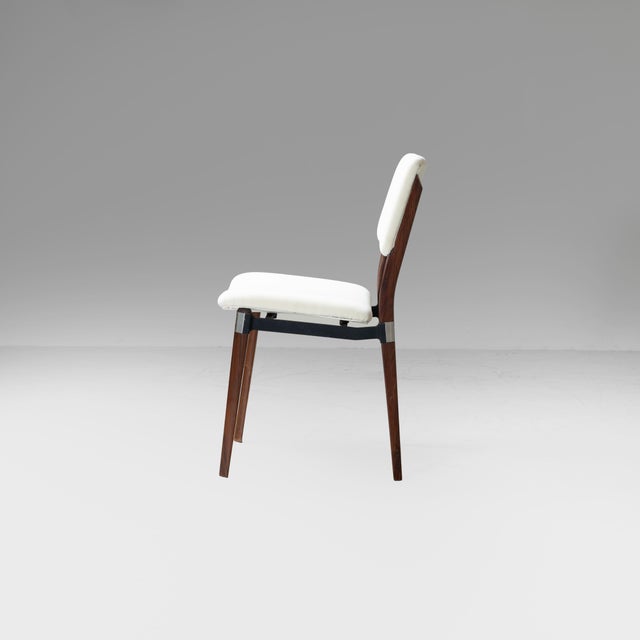 Tecno Model S82 Chairs in White Mohair by Eugenio Gerli for Tecno, 1960s, Set of 4 For Sale - Image 4 of 17