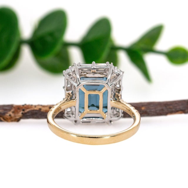 5.46ct London Blue Topaz & Natural Diamond Ring in Solid 14k White & Yellow Gold, Size 6.75 For Sale In Columbus - Image 6 of 7