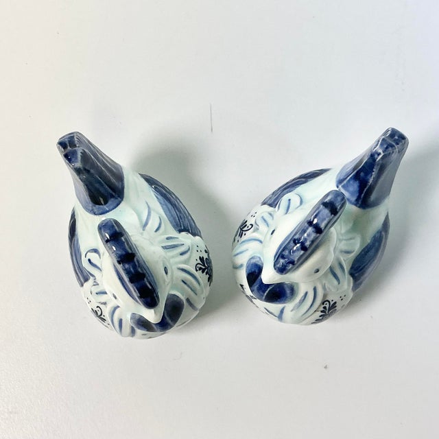 1950s Vintage Boho Chic Delft Chicken Salt & Pepper Shakers - A Pair. For Sale - Image 9 of 16