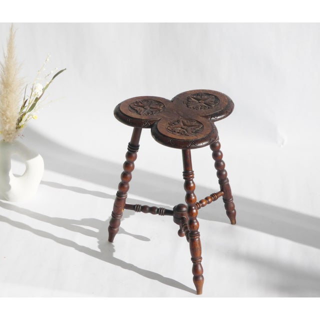 Antique Oak Wooden Side Table with Floral Carved Bobbin Leg and Pedestal Trefoil Top, 1920s For Sale - Image 4 of 11