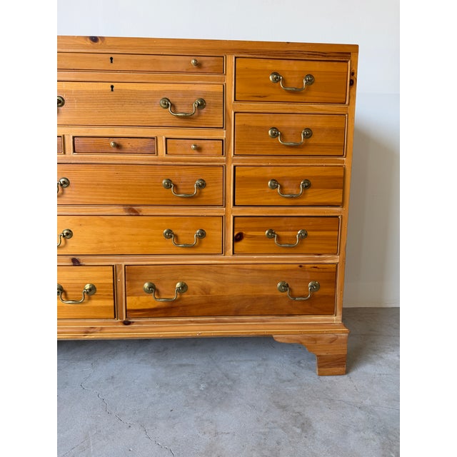 Vintage Link-Taylor Solid Pine Wood 17-Drawer Dresser For Sale In Miami - Image 6 of 17