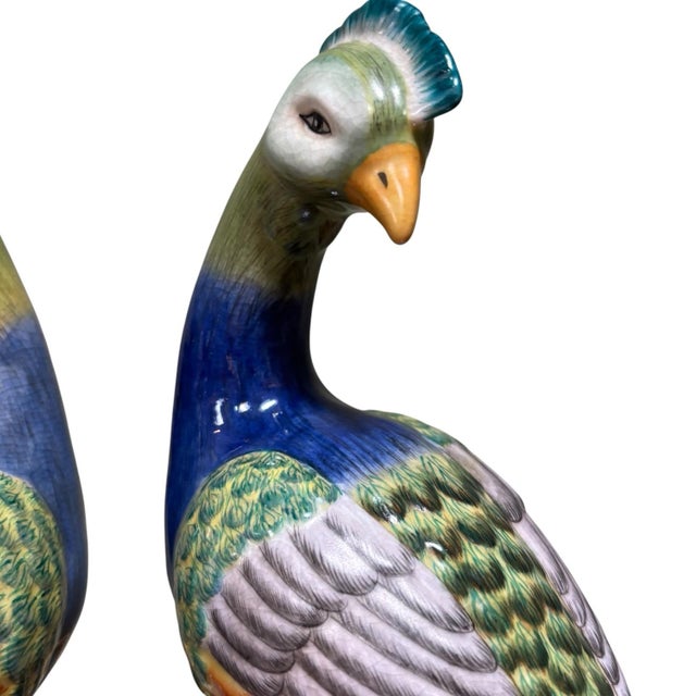 Chinoiserie Pair Peacock Bird Figurines Table Sculptures - Hand Painting Chinese Porcelain Book Matching Set - Chelsea House Mottahedeh Style For Sale - Image 3 of 12
